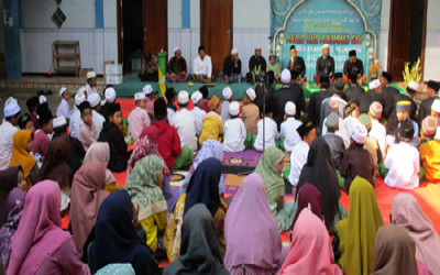 Memperingati Maulid Nabi Muhammad SAW